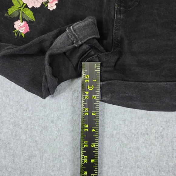 Guess Los Angeles Floral Embroidered Denim Jean Shorts Women's Size 28 Black‎ - Picture 14 of 15